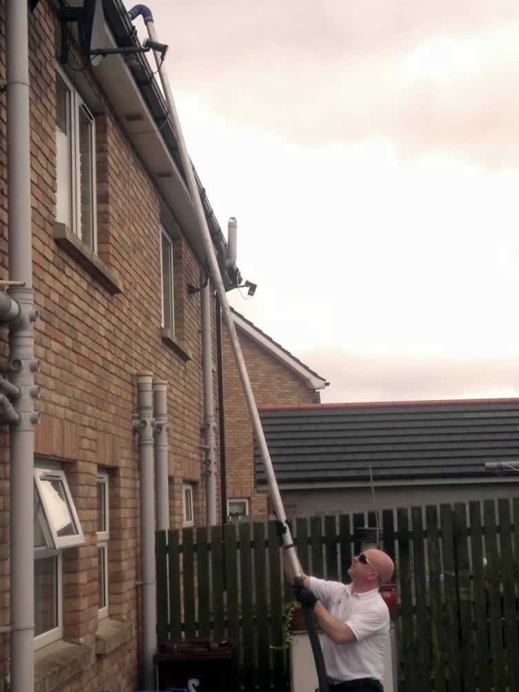 Gutter vac cleaning - no ladders needed!